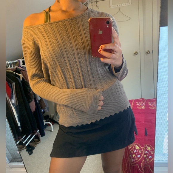 Jeanne Pierre Khaki ribbed/textured longsleeve (wide collar/off-the-shoulder) - Picture 3 of 8